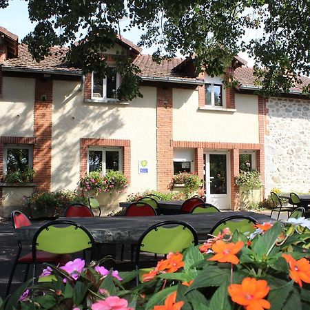 Auberge De La Normandie Junhac Екстериор снимка