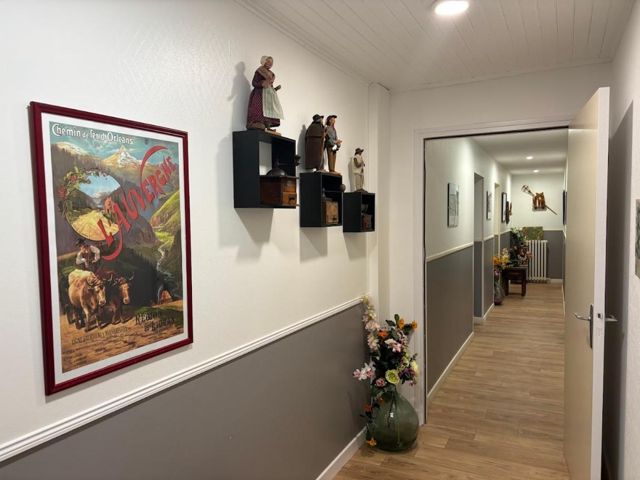 Auberge De La Normandie Junhac Екстериор снимка
