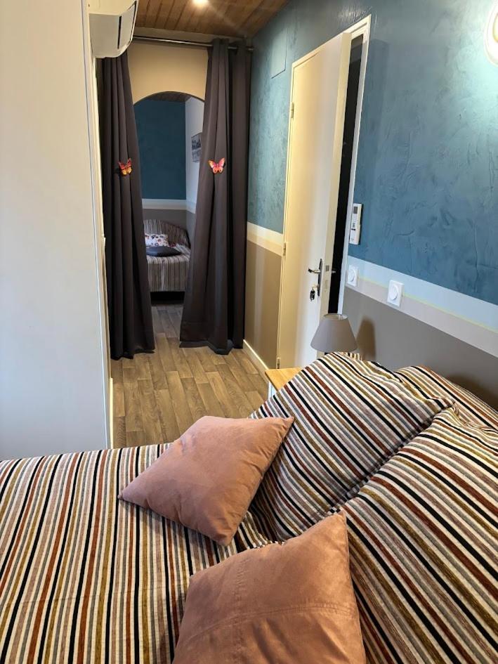 Auberge De La Normandie Junhac Екстериор снимка