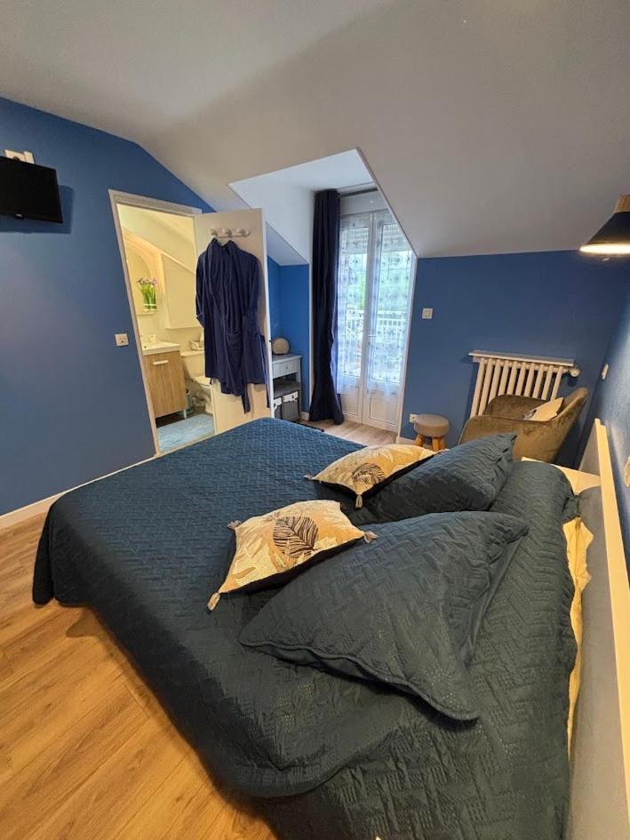 Auberge De La Normandie Junhac Екстериор снимка