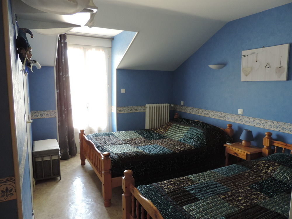 Auberge De La Normandie Junhac Екстериор снимка