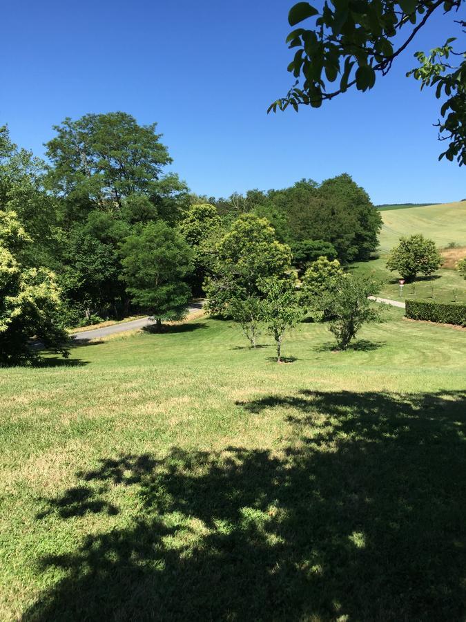 Auberge De La Normandie Junhac Екстериор снимка